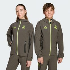 Kurtka Real Madrid Tiro 25 Competition Vis Tech Travel Jacket. Szare kurtki Adidas, bez wzorów, z dresówki, bez kaptura. Za 349.00 zł.