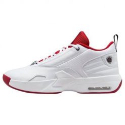 Buty do chodzenia męskie Nike Jordan Max Aura 6. Białe buty sportowe casual Nike, bez wzorów, z materiału, bez zapięcia. Za 731.00 zł.
