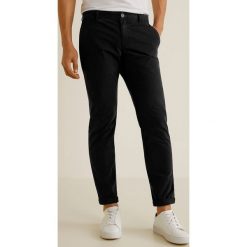 Mango Man - Spodnie Barna3. Spodnie materiałowe marki Mango Man. W wyprzedaży za 59.90 zł.