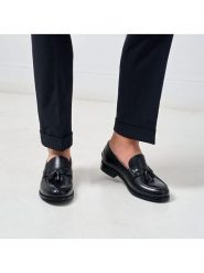 British Passport Skórzane mokasyny "Tassel" w kolorze czarnym rozmiar: 43. Czarne botki sznurowane British Passport, bez wzorów, bez obcasa, bez zapięcia. Za 448.99 zł.