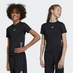 Running AEROREADY 3-Stripes Tee. Czarne t-shirty sportowe Adidas, bez wzorów, z materiału, bez ramiączek, na jogę i pilates. W wyprzedaży za 92.10 zł.