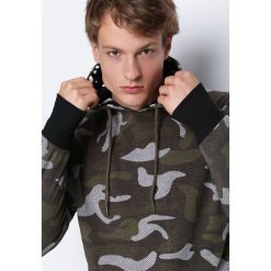 Zielona-Moro Bluza Another World. Bluzy marki Born2be. Za 34.99 zł.