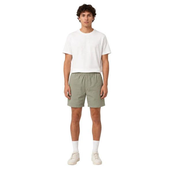 Spodenki męskie Lacoste. Zielone krótkie spodenki sportowe LACOSTE, m, bez wzorów, z bawełny. Za 257.00 zł.