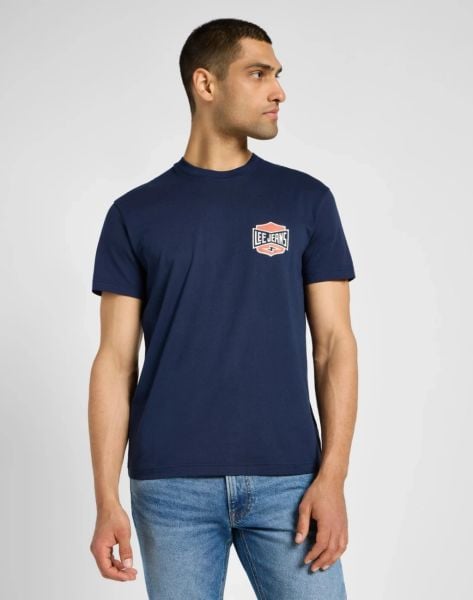MESKA KOSZULKA LEE SS RELAXED TEE MOOD INDIGO 112355599. Niebieskie t-shirty Lee, l, bez wzorów, bez kołnierzyka, bez ramiączek. Za 79.99 zł.