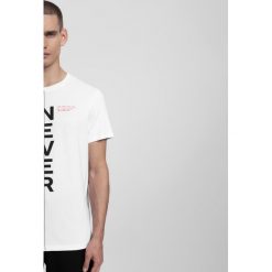 T-shirt męski TSM283 - biały. T-shirty marki 4F. W wyprzedaży za 29.99 zł.