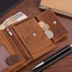 Portfel skórzany męski pionowy klasyczny brązowy RFiD Beltimore D38. Brązowe portfele bez wzorów. Za 59.90 zł.