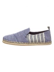 TOMS Espadryle w kolorze niebieskim rozmiar: 44. Niebieskie botki sznurowane Toms, bez wzorów, bez obcasa, bez zapięcia. Za 176.50 zł.