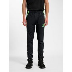Spodnie dresowe Hummel Lead 2.0. Czarne szorty Hummel, bez wzorów, z dresówki, sportowe. Za 216.50 zł.