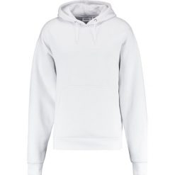 Weekday BIG LOVE Bluza z kapturem white. Bluzy z kapturem marki Weekday, m, z bawełny, z kapturem. Za 189.00 zł.