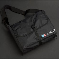 Torba rowerowa na ramię Barfly Daily. Czarne torby na ramię BAR FLY, bez wzorów, na ramię, bez dodatków. Za 339.50 zł.
