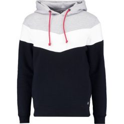 Blend REGULAR FIT Bluza z kapturem black. Bluzy z kapturem marki Blend, m, z bawełny, z kapturem. W wyprzedaży za 152.10 zł.
