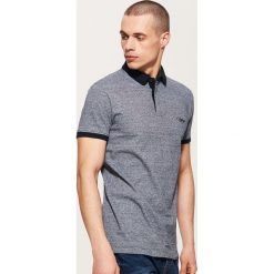 Koszulka polo w prążki - Granatowy. Koszulki polo sportowe marki House. W wyprzedaży za 39.99 zł.