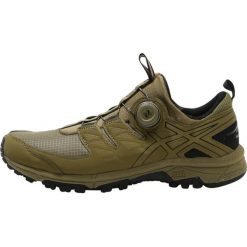 ASICS GELFUJIRADO Obuwie do biegania treningowe martini olive/aloe/black. Buty do biegania marki ASICS, z gumy. W wyprzedaży za 405.30 zł.
