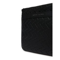 Saszetka Armani Exchange. Czarne saszetki i nerki Armani Exchange, bez wzorów. Za 409.99 zł.