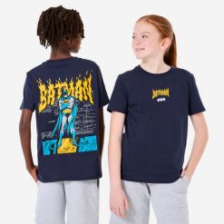 Koszulka dziecięca Batman. Niebieskie espadryle Decathlon, bez wzorów, z bawełny, z okrągłym noskiem, bez obcasa, bez zapięcia. Za 29.99 zł.