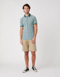 MĘSKIE POLO WRANGLER SS REFINED POLO MALLARD GREEN W7AFKHG28 112131333. Zielone koszulki polo Wrangler, m, bez wzorów, bez kołnierzyka, bez ramiączek. Za 149.99 zł.