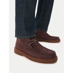 Trzewiki Calvin Klein. Brązowe botki sznurowane CALVIN KLEIN, bez wzorów, bez obcasa, bez zapięcia. Za 749.99 zł.