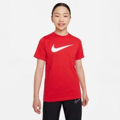 Koszulka z krótkim rękawem Nike CW6941 657 Czerwony. Czerwone t-shirty sportowe Nike, bez wzorów, z poliesteru, bez ramiączek, na jogę i pilates. Za 178.99 zł.