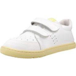 Buty TITANITOS L540 IKER Żółty. Żółte buty trekkingowe TITANITOS, bez wzorów, ze skóry, bez zapięcia. Za 242.99 zł.