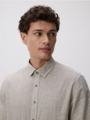 Koszula regular fit z lnem - ciemnozielony. Zielone koszule Reserved, l, bez wzorów, z bawełny, bez kołnierzyka, bez ramiączek. Za 129.99 zł.