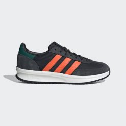 Buty do chodzenia męskie ADIDAS RUN 70s 2.0. Buty do biegania Adidas, bez wzorów, z kauczuku, bez zapięcia, trekkingowe. Za 329.99 zł.