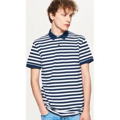 Koszulka polo w paski - Granatowy. Koszulki polo sportowe marki Cropp. W wyprzedaży za 39.99 zł.