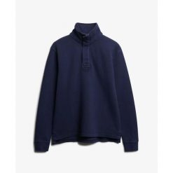 Klasyczny pull trucker w pikowanej tkaninie Superdry. Niebieskie swetry nierozpinane Superdry, m, bez wzorów, bez kołnierzyka, bez ramiączek. Za 334.00 zł.