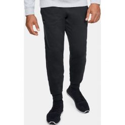 Under Armour Spodnie męskie Rival Fleece Jogger M czarne r. S (1320740-001). Joggery i bojówki Under Armour. Za 143.97 zł.