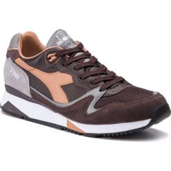 Sneakersy DIADORA - V7000 Italia 501.170942 01 C7078 After Dark/Frost Gray. Buty sportowe casual marki Diadora. W wyprzedaży za 349.00 zł.