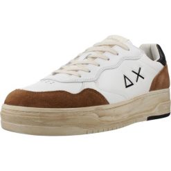 Buty SUN68 BIG BASKET Biały. Białe buty trekkingowe SUN68, bez wzorów, ze skóry, bez zapięcia. Za 498.99 zł.