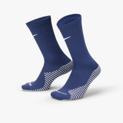 Skarpety Piłkarskie Unisex Dla Dorosłych Strike DriFIT. Białe skarpety Nike, bez wzorów, z bawełny. Za 83.15 zł.