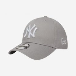 Czapka baseballówka z daszkiem New Era New York Yankees. Szare czapki z daszkiem New Era, bez wzorów, z bawełny. Za 119.99 zł.