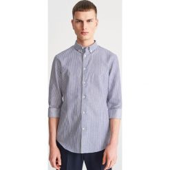 Koszula slim fit w wąskie paski - Niebieski. Koszule Reserved. W wyprzedaży za 69.99 zł.