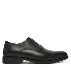 Półbuty Geox. Czarne eleganckie półbuty Geox, bez wzorów, bez obcasa, bez zapięcia. Za 549.99 zł.