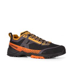 Buty trekkingowe Kayland Tuono GTX. Brązowe buty turystyczne Kayland, bez wzorów, z gore-texu, bez zapięcia, trekkingowe, gore-tex. Za 609.00 zł.
