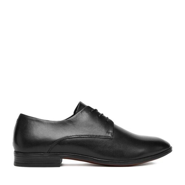 Półbuty Lasocki. Czarne eleganckie półbuty Lasocki, bez wzorów, bez obcasa, bez zapięcia. Za 229.99 zł.