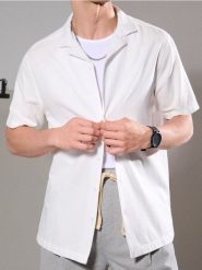 Koszula z krótkim rękawem z wiskozą - biały. Białe koszule Sinsay, l, bez wzorów, z materiału, bez kołnierzyka, bez ramiączek. Za 49.99 zł.