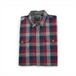 Second life - Męska klasyczna koszula w kratę - Stan dobry. Czerwone koszule Timberland, m, bez wzorów, bez kołnierzyka, bez ramiączek. Za 97.94 zł.