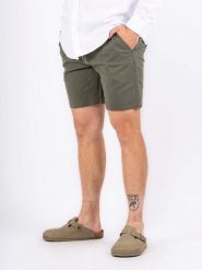 Męskie Spodenki Marcus Brad Shorts Beetle Green 19-200239-5097. Zielone szorty MARCUS, m, bez wzorów. Za 99.99 zł.