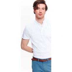 T-SHIRT POLO MĘSKI ZE STRUKTURALNEJ PIKI. Koszulki polo marki TOP SECRET. W wyprzedaży za 24.99 zł.