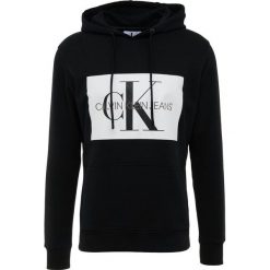 Calvin Klein Jeans MONOGRAM BOX LOGO HOODIE Bluza z kapturem black. Bluzy marki Calvin Klein Jeans. Za 459.00 zł.