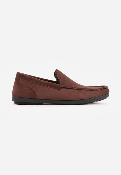 Brązowe Półbuty Mokasyny z Przeszyciami przy Nosku Orusa. Brązowe eleganckie półbuty Born2be, bez wzorów, z jeansu, bez obcasa, bez zapięcia. Za 99.99 zł.