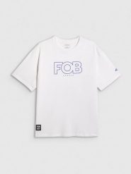 4F T-shirt loose z nadrukiem męski - biały L. Białe t-shirty 4F, l, bez wzorów, z materiału, bez kołnierzyka, bez ramiączek. Za 79.99 zł.