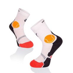 Skarpety tenisowe Fusion w kolorze czerwonym, pomarańczowym i czarnym. Brązowe skarpety TRY TO FLY, bez wzorów. W wyprzedaży za 58.09 zł.