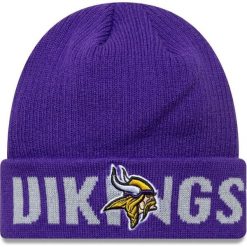 Czapka Beanie New Era Wordmark MINVIK Fioletowa. Fioletowe czapki zimowe New Era, bez wzorów. Za 126.86 zł.