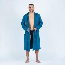 Szlafrok na basen męski Watko Compact z mikrofibry. Niebieskie szlafroki NABAIJI, m, bez wzorów, z materiału, bez ramiączek, z kapturem. Za 89.99 zł.