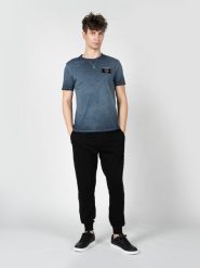 Guess T-Shirt "Patch" | X3GI08KAK90 | Mężczyzna | Niebieski. Niebieskie t-shirty Guess, m, z aplikacjami, z bawełny, bez kołnierzyka, bez ramiączek. W wyprzedaży za 159.00 zł.