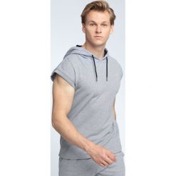 Bluza z krótkim rękawem męska TSM028 - chłodny jasny szary. T-shirty marki Under Armour. W wyprzedaży za 69.99 zł.