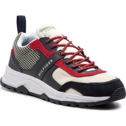 Sneakersy TOMMY HILFIGER - Material Mix Lightweight Runner FM0FM02009 Rwb 020. Buty sportowe casual marki Tommy Hilfiger. Za 549.00 zł.