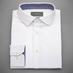 Koszula regular fit - Biały. Koszule marki Reserved. W wyprzedaży za 39.99 zł.